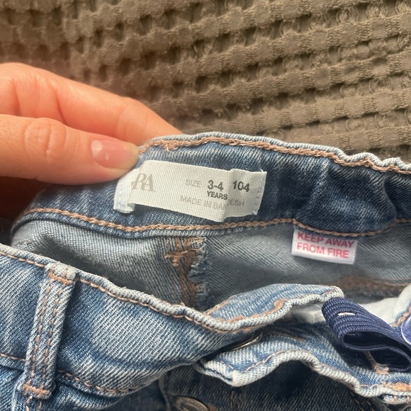 Distressed Blue Jeans - Picture 3 of 3